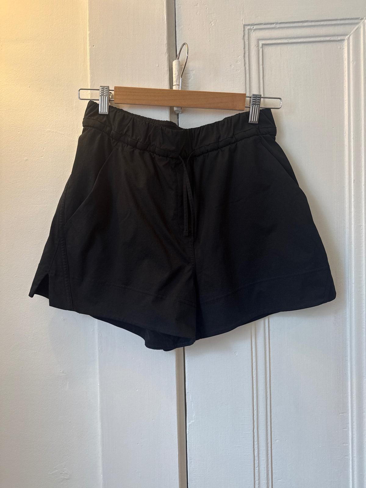 Lululemon Shorts S Very Good