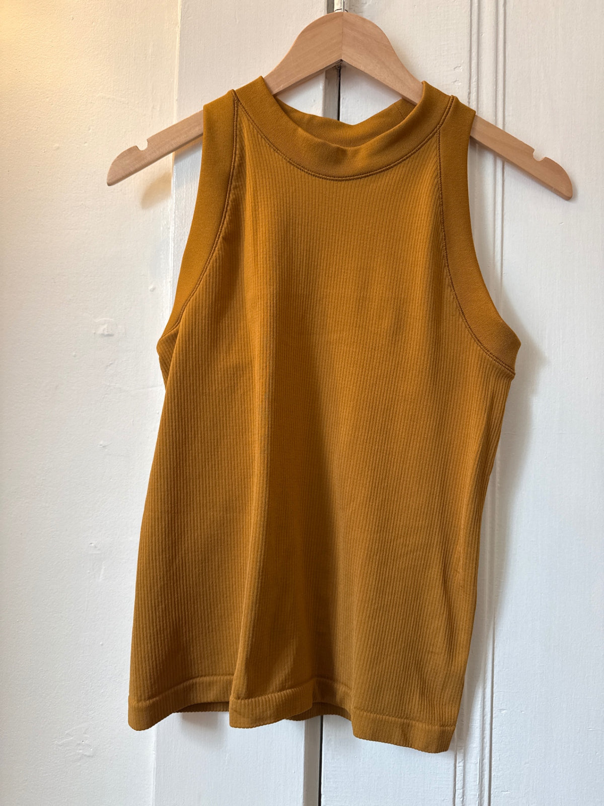 Athleta Top M Very Good
