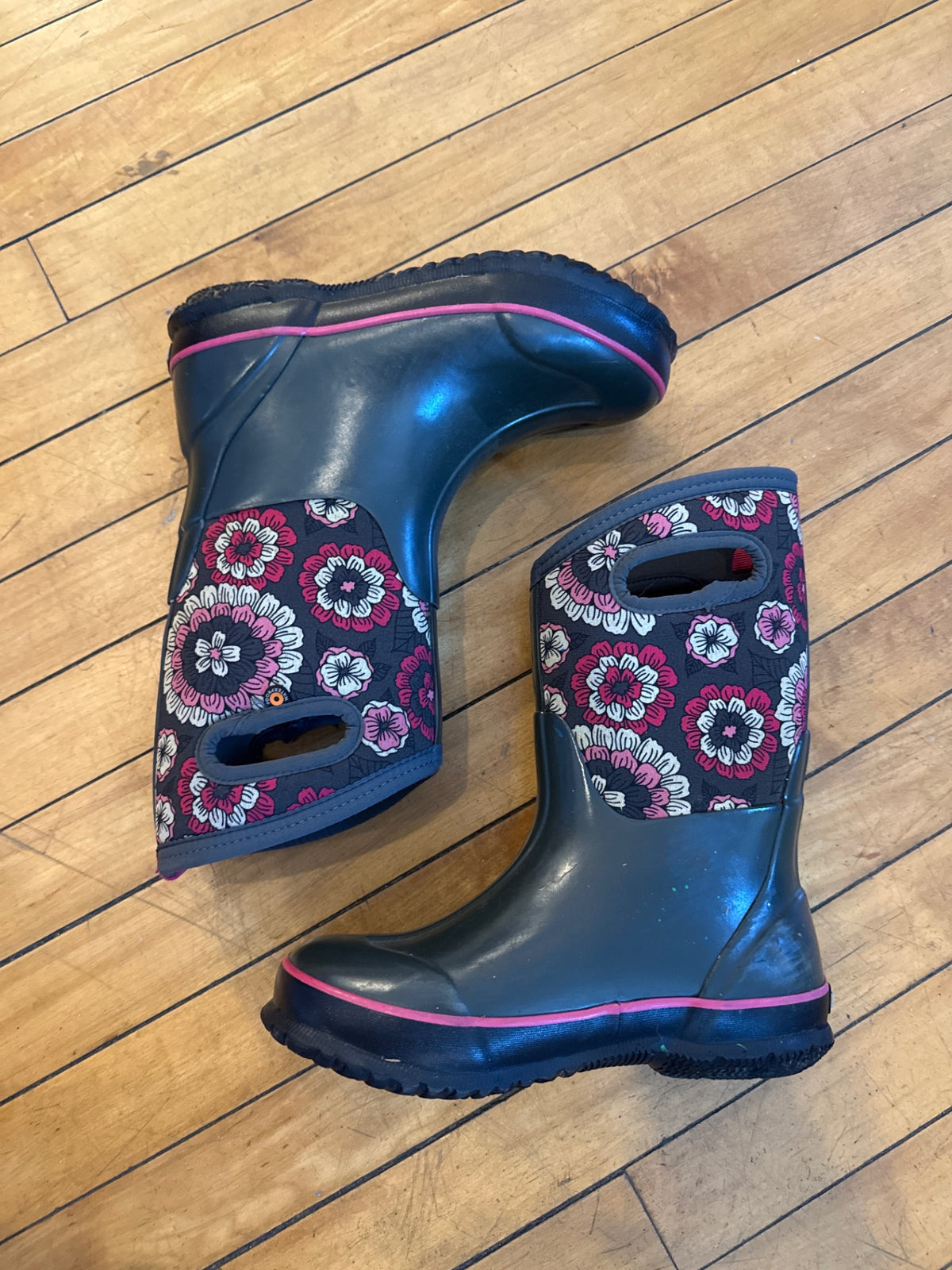 Bogg Shoes 3Y Very Good