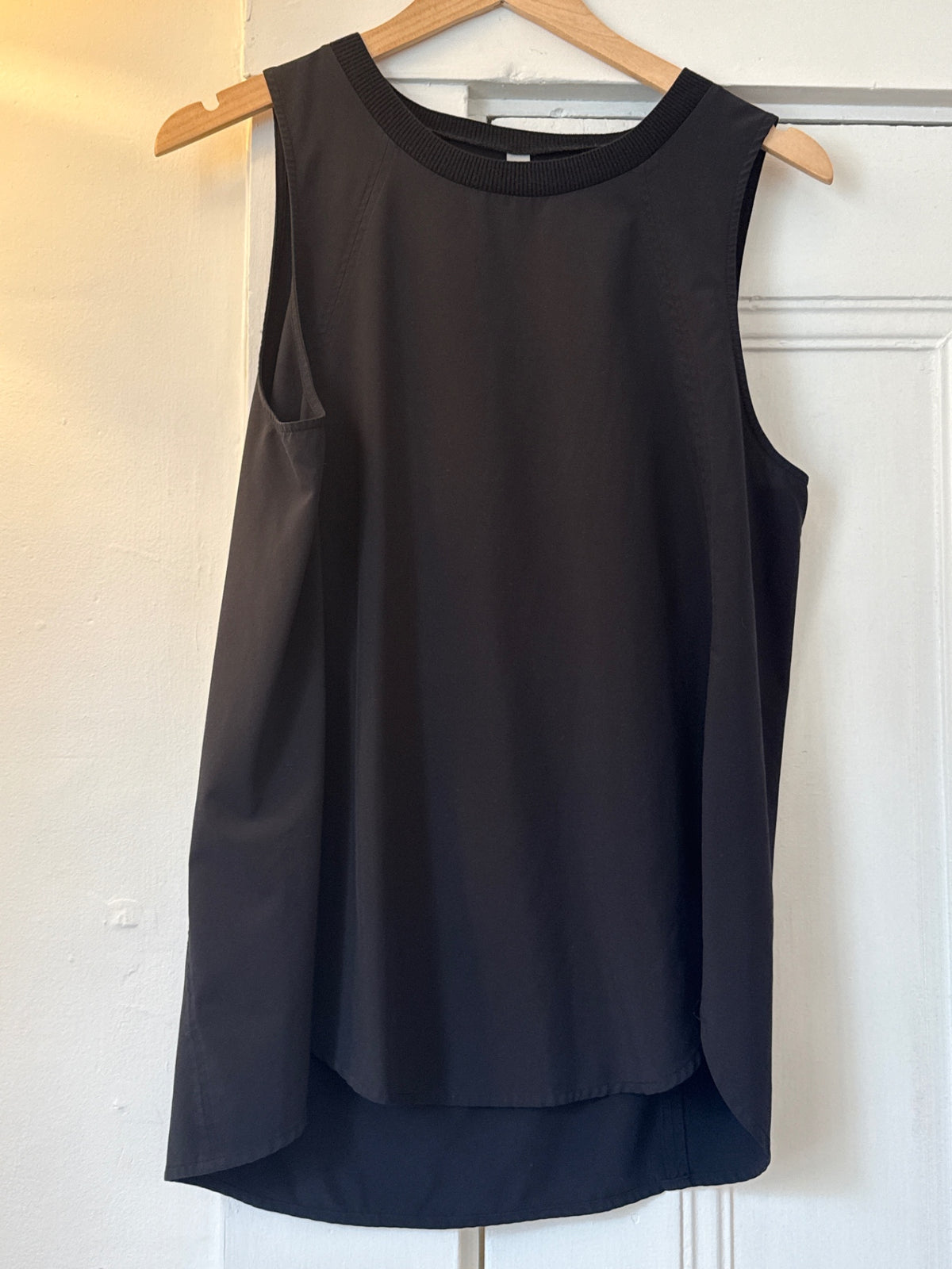 Athleta Top M Good