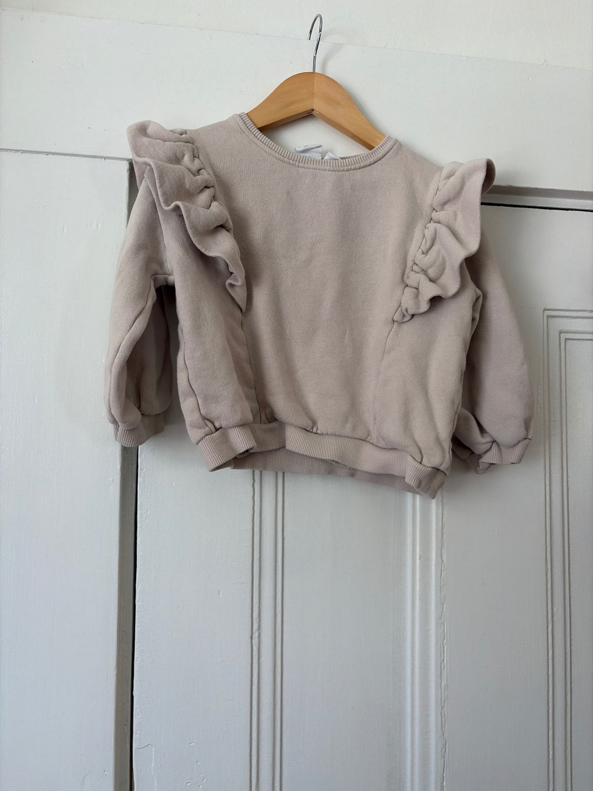 Zara Sweater 4-5 Good