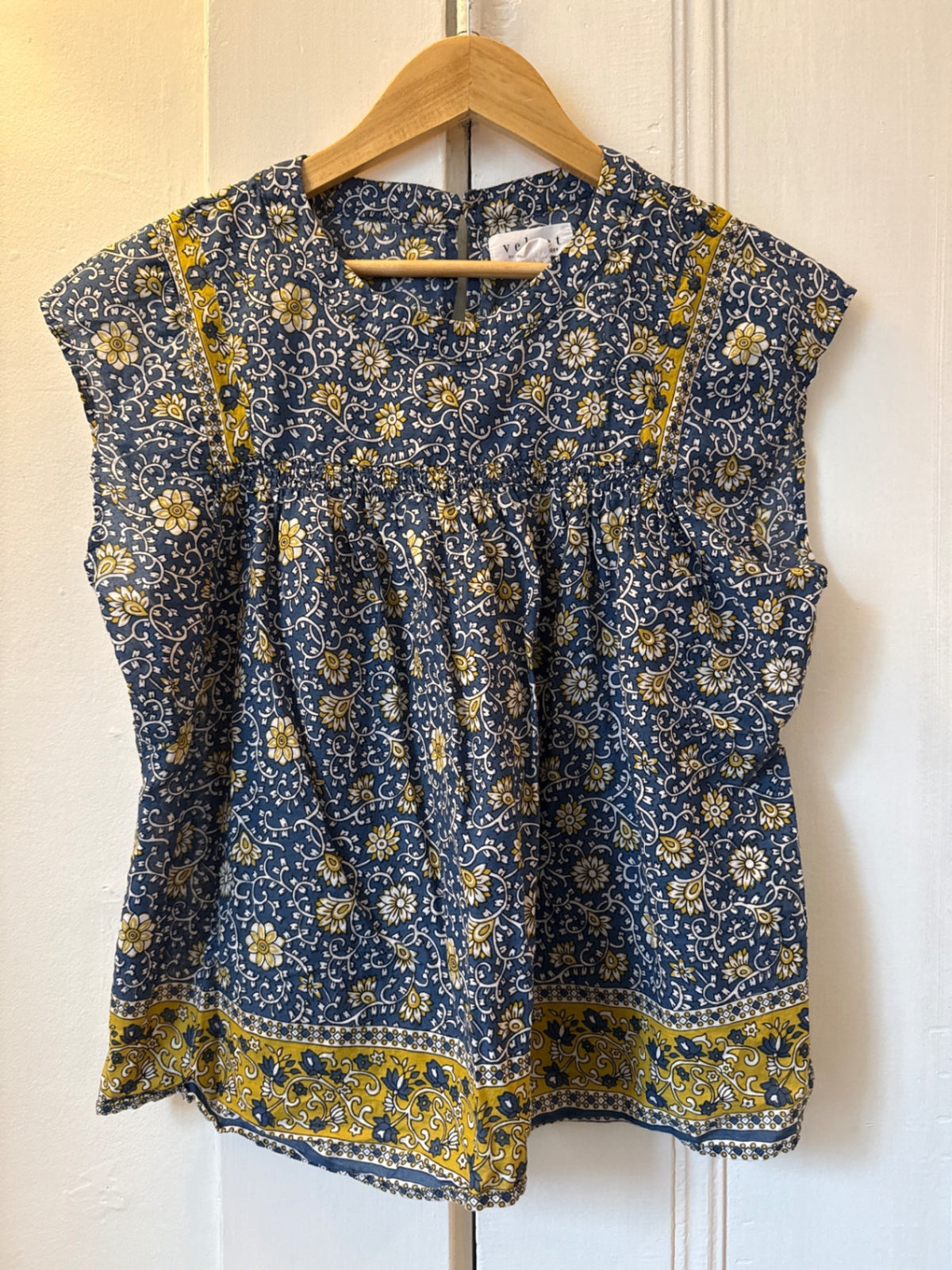Velvet by Graham Spencer Top S New without tags