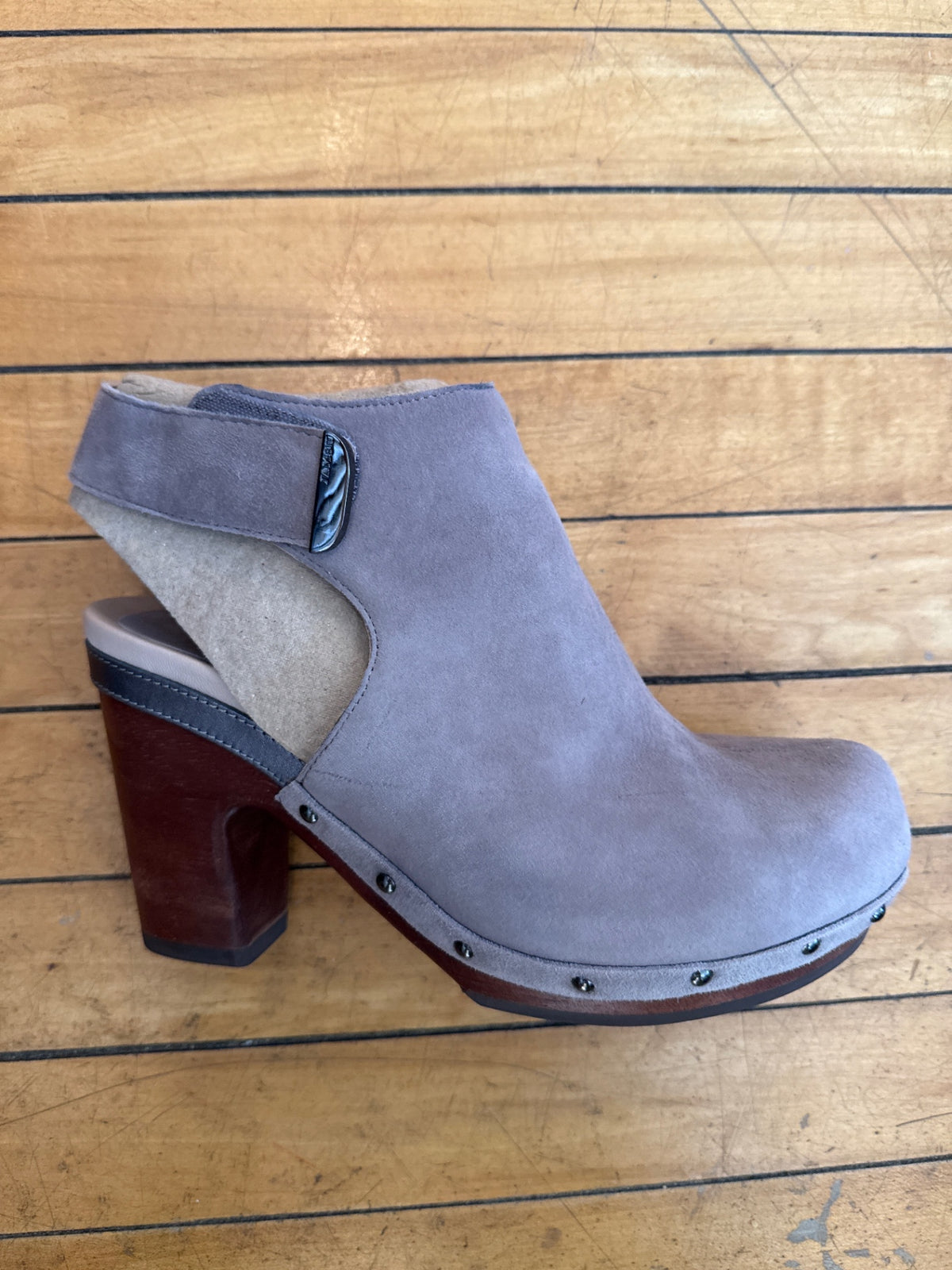Jambu Shoes 8.5 Very Good