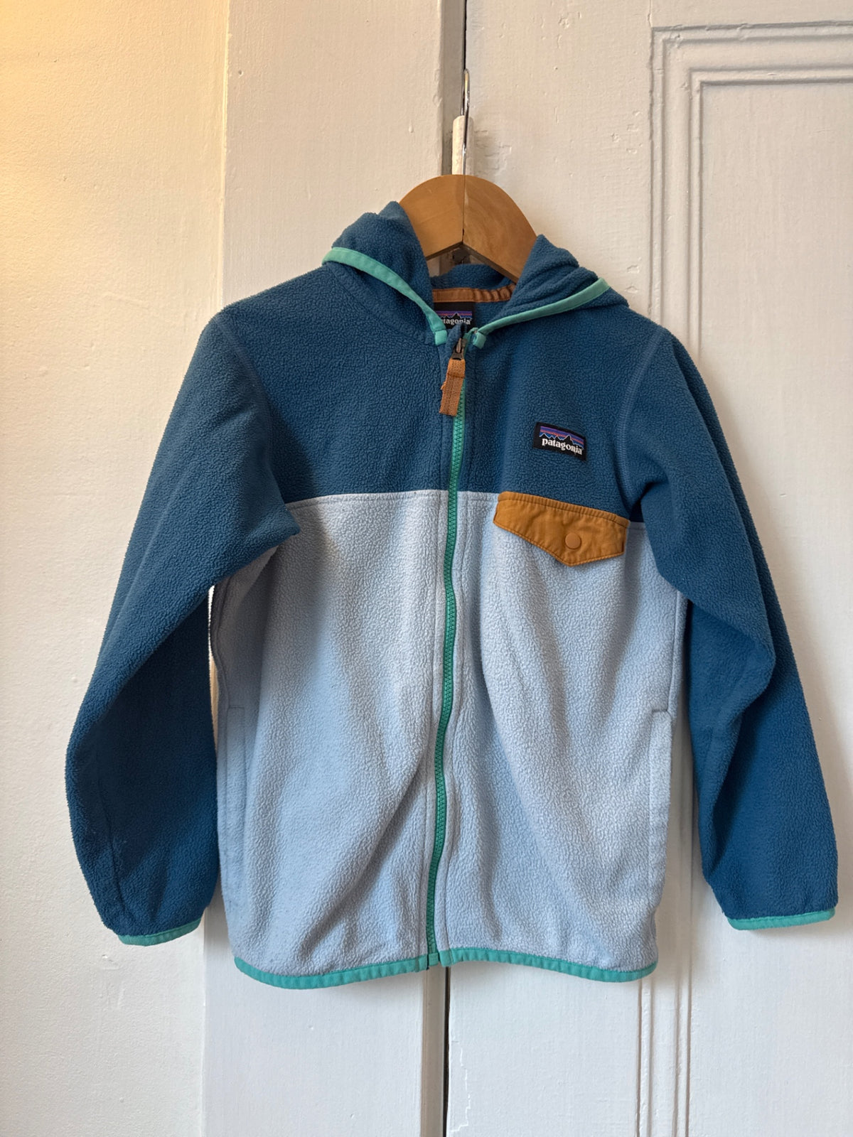 Patagonia Outerwear 5T Good