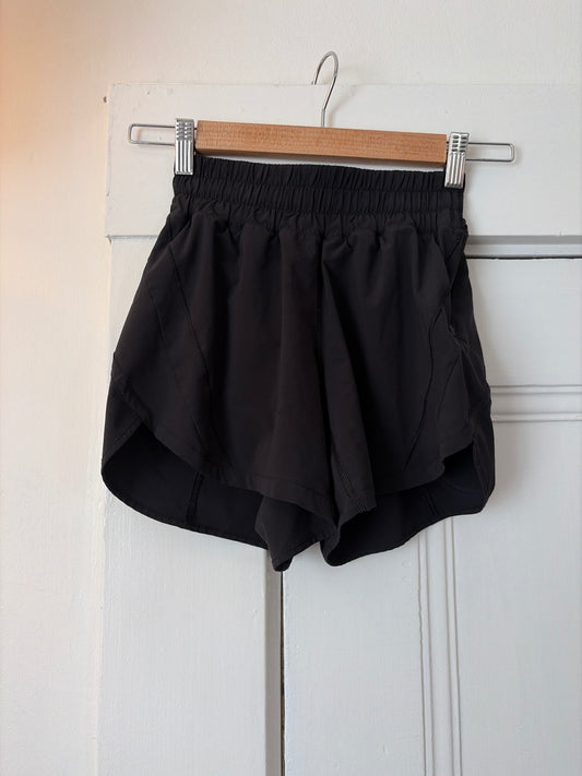 Lululemon Shorts S Very Good