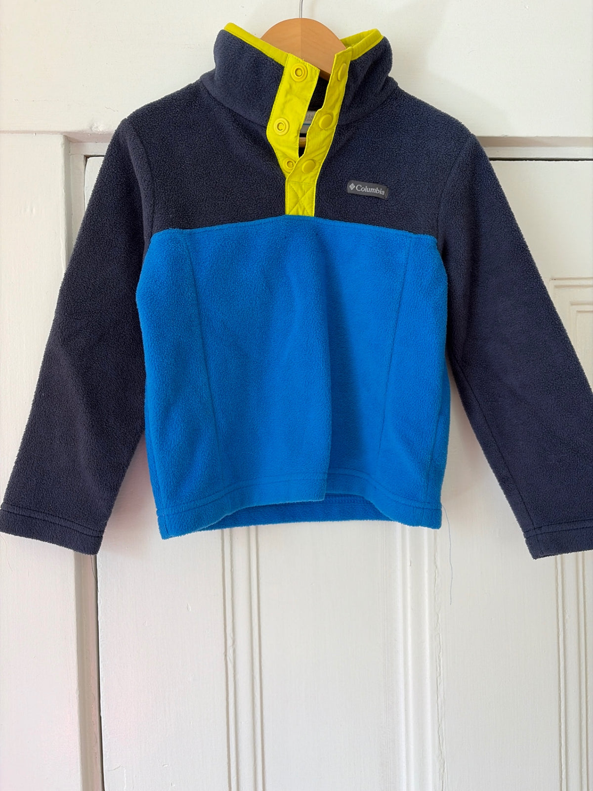 Columbia Outerwear 4-5 Very Good
