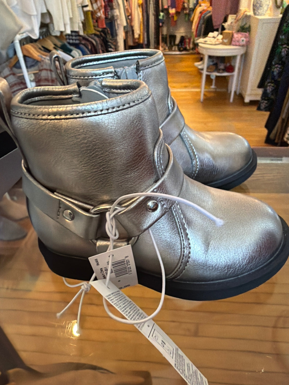 Baby Gap Shoes 6 New with tags