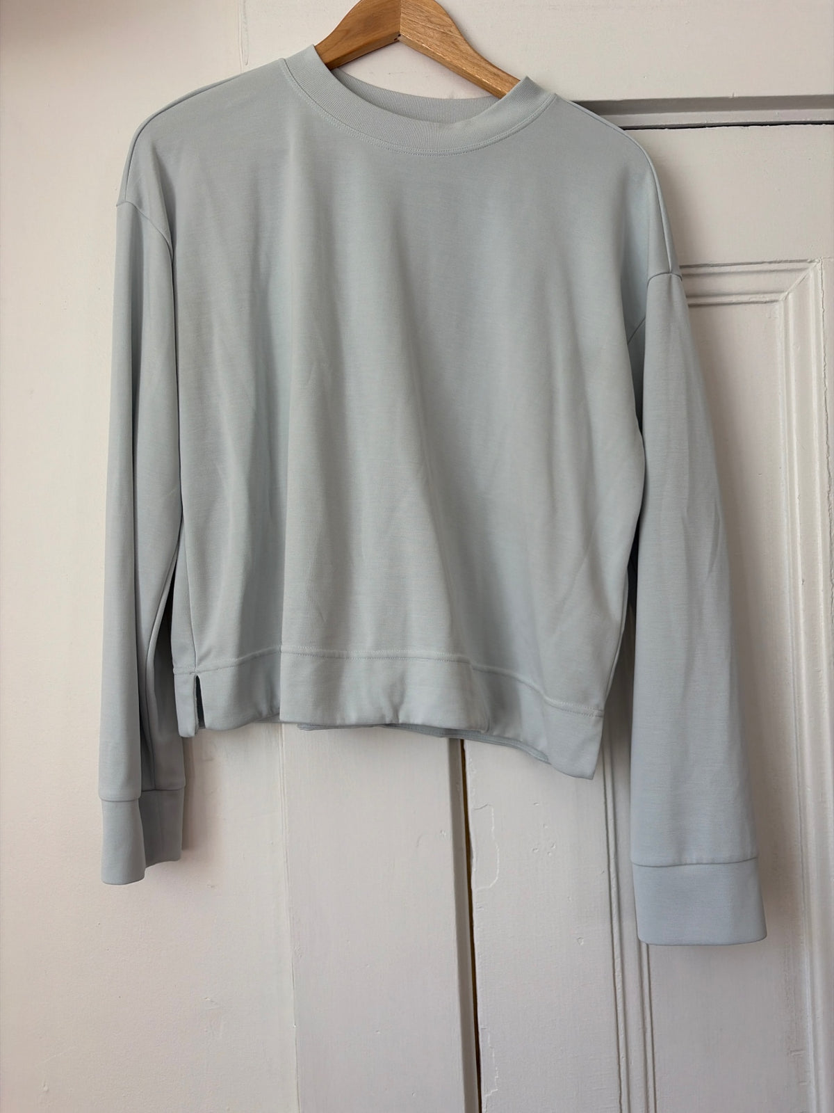Athleta Sweater M Very Good