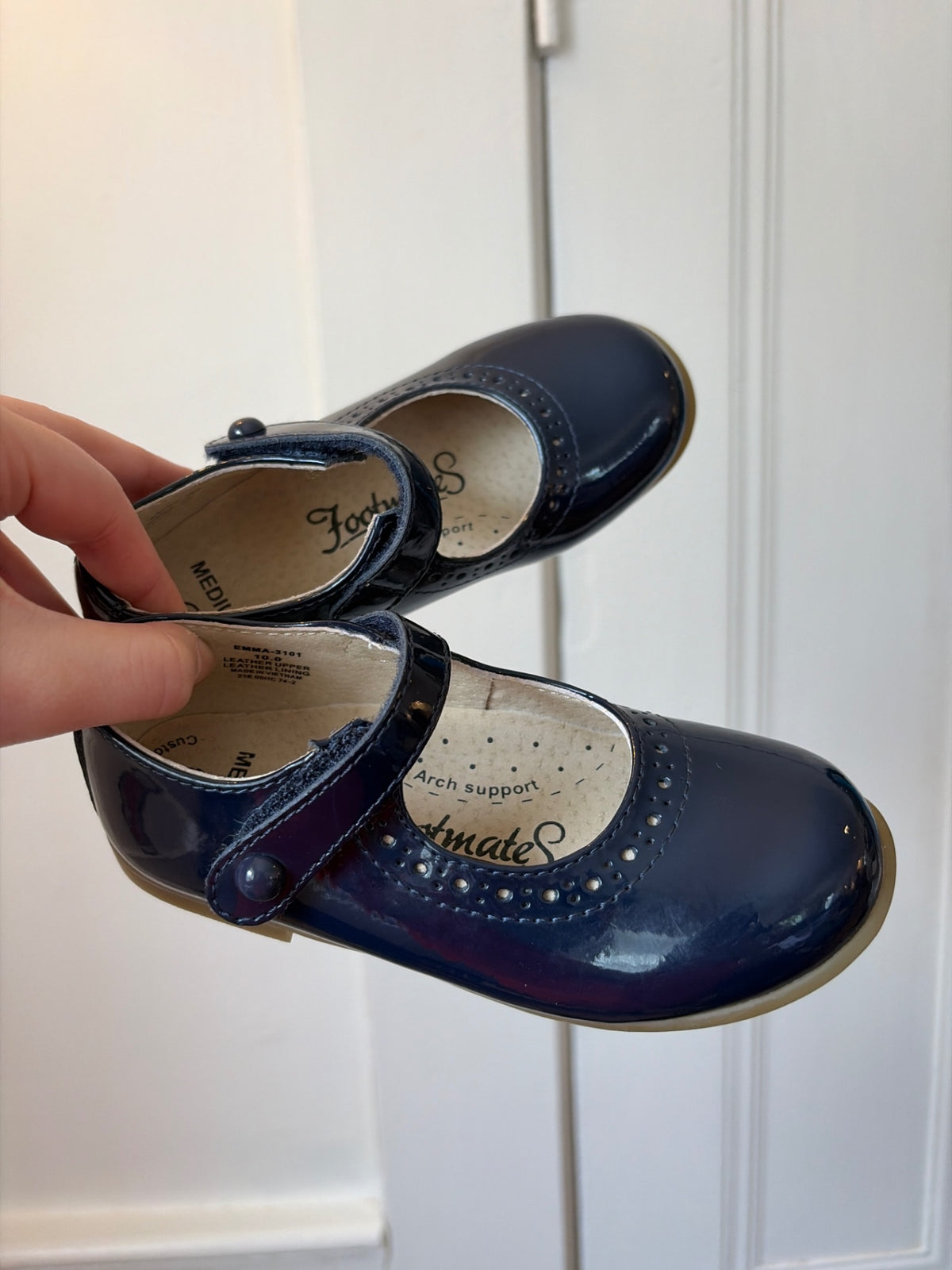 Footmates Shoes 10 New without tags